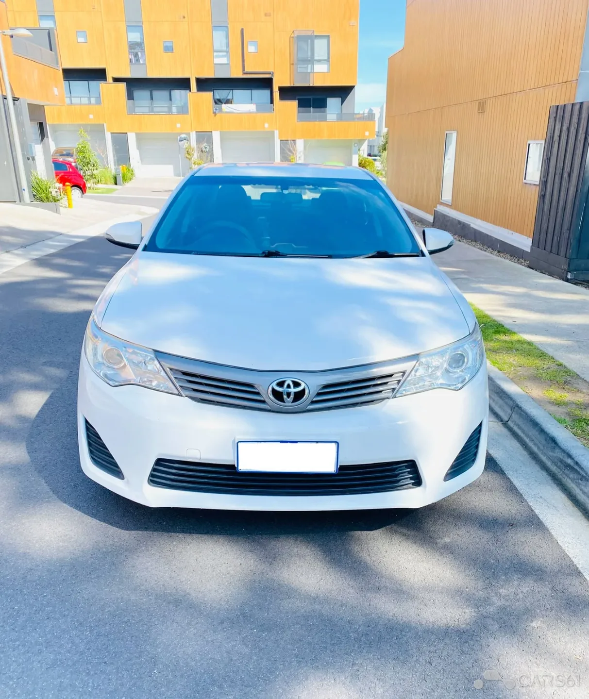 2014 Toyota Camry — photo 1 of 10