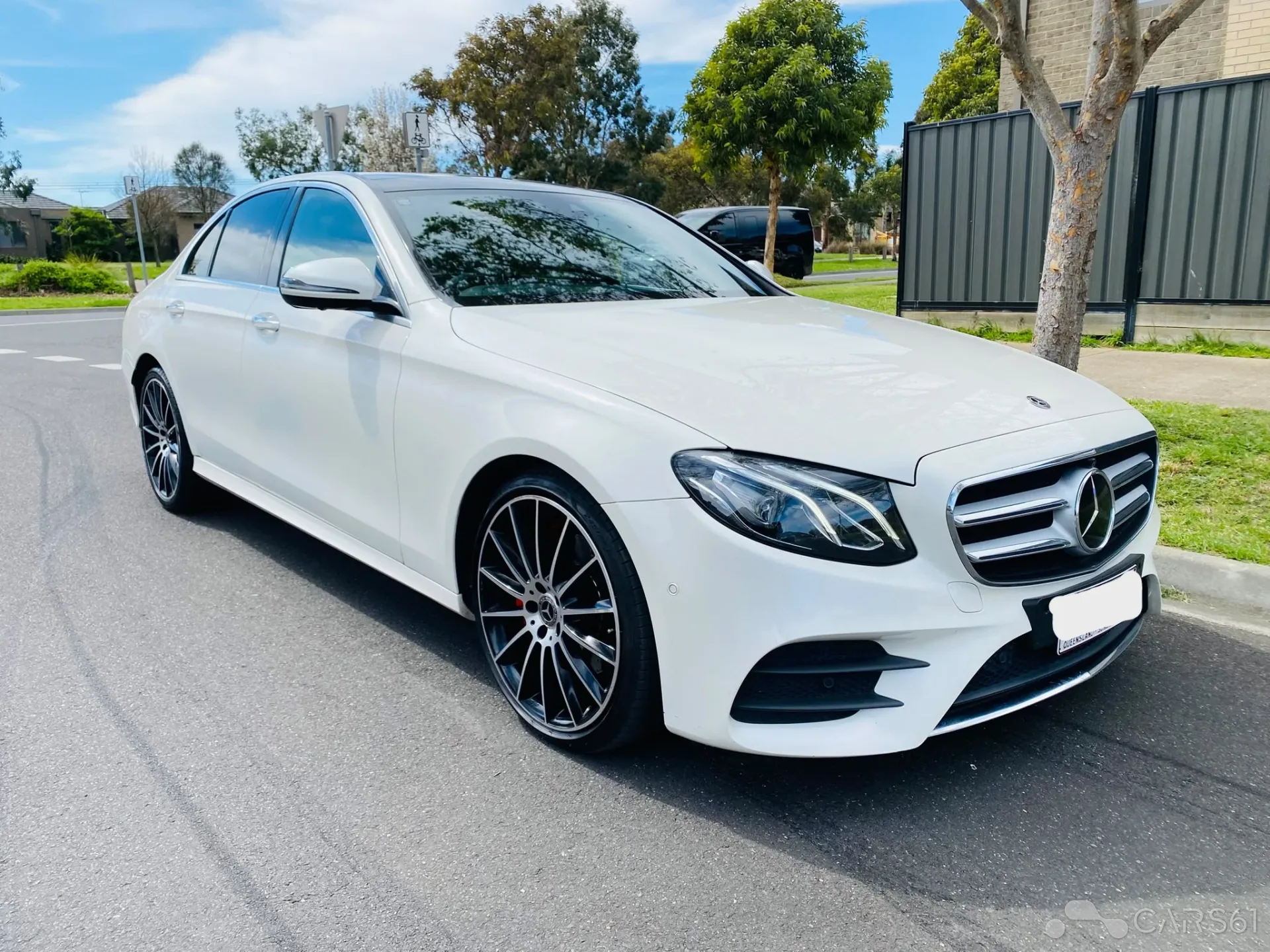 2019 Mercedes-Benz E-Class — photo 2 of 16